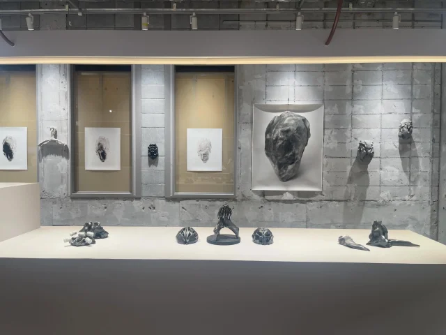 山田太郎 | Taro Yamada 温室の凍蝶は、 February 14 – 26, 2025